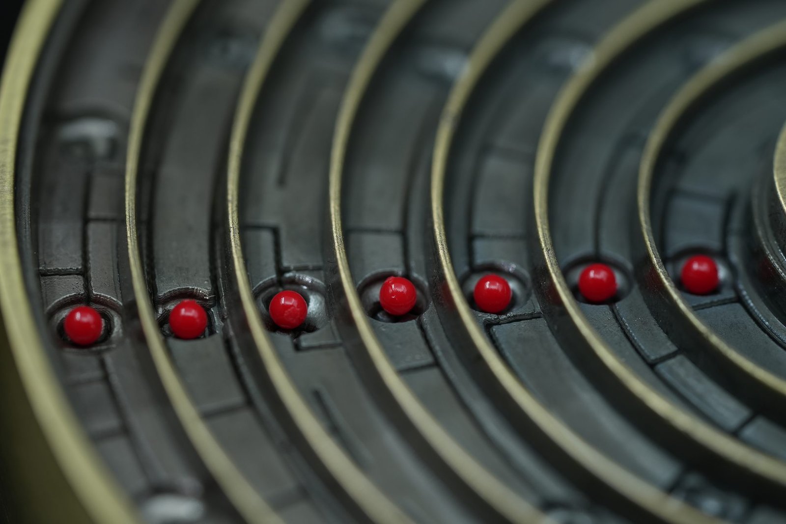 Close view of the numbered channels and colored reading markers